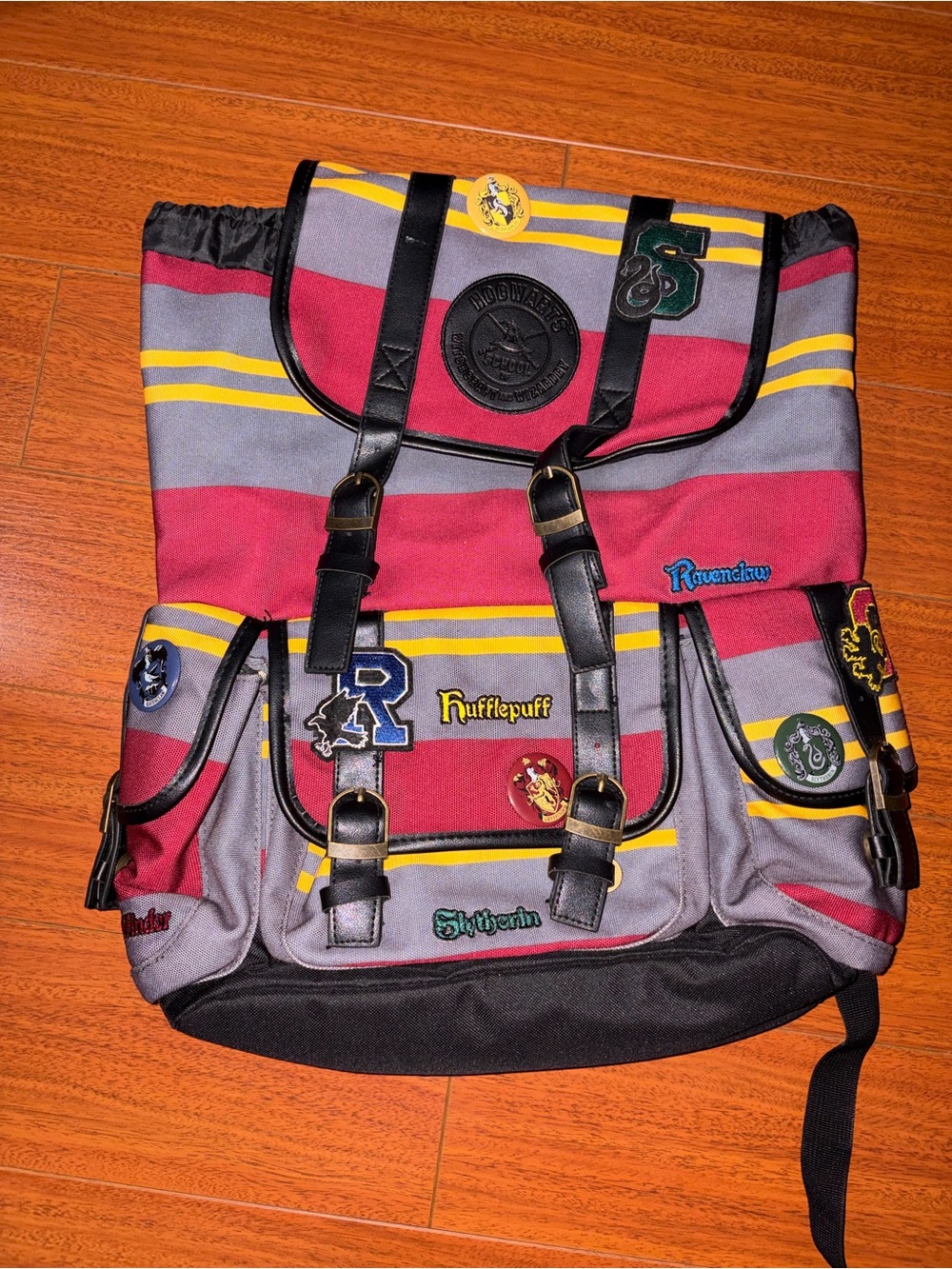 Harry Potter Hufflepuff Stripe Canvas Backpack - Red/Grey